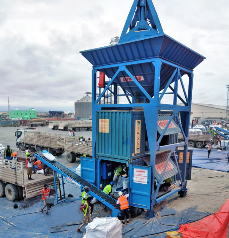 Rapidpack bulk hopper unit with loading conveyor and truck underneath, ready for discharge.