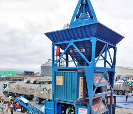 Rapidpack bulk hopper unit with loading conveyor and truck underneath, ready for discharge.